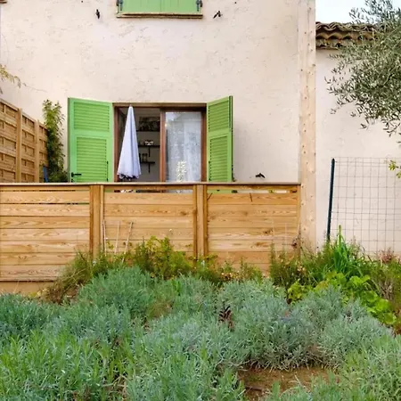 Appartement Moderne A Loubet 45 M² Terrasse Amenagee *